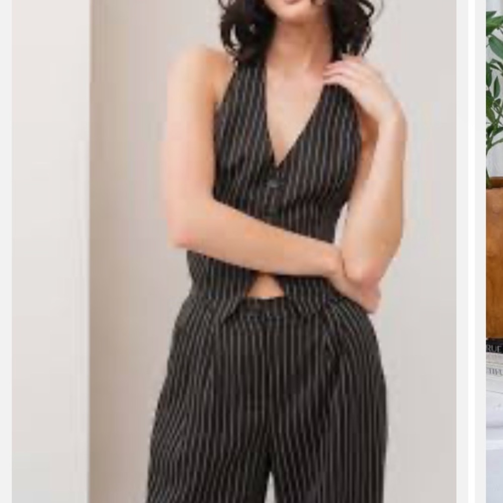 BLACK STRIPED VEST